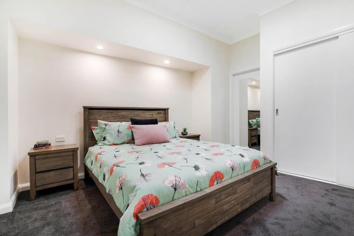 Crooked Lane Apartment - Cbd, Stylish & Central Wagga Wagga Exteriör bild